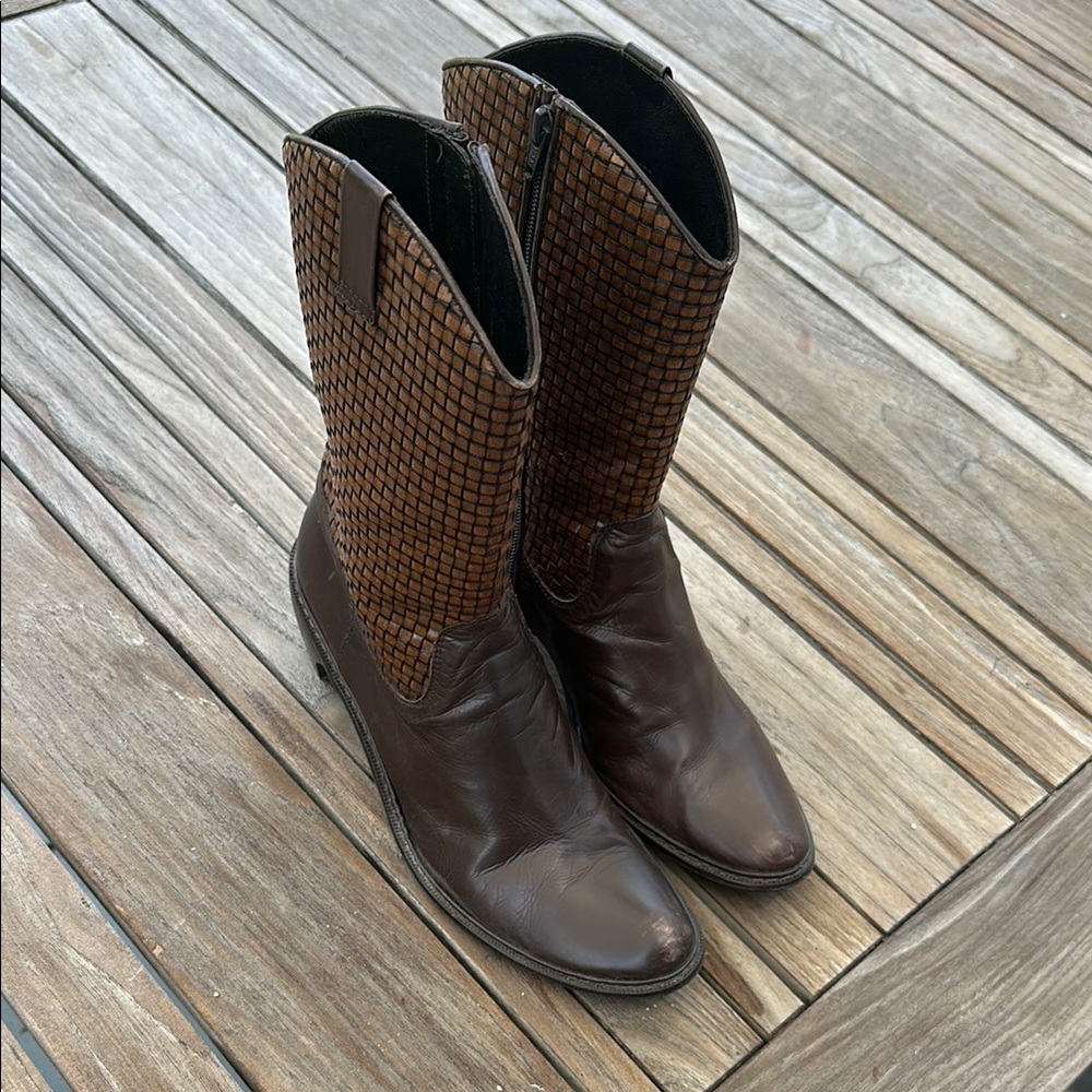 Stuart Weitzman Textured Brown Heeled Boots